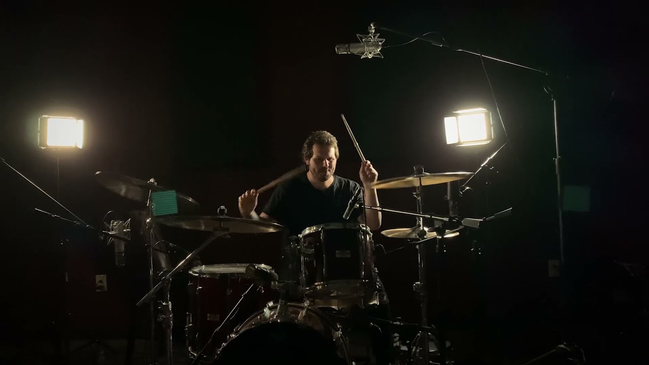 How to Make an Absolutely HUGE Rock Snare Drum Sound WITHOUT DRUM SAMPLES! Part 1