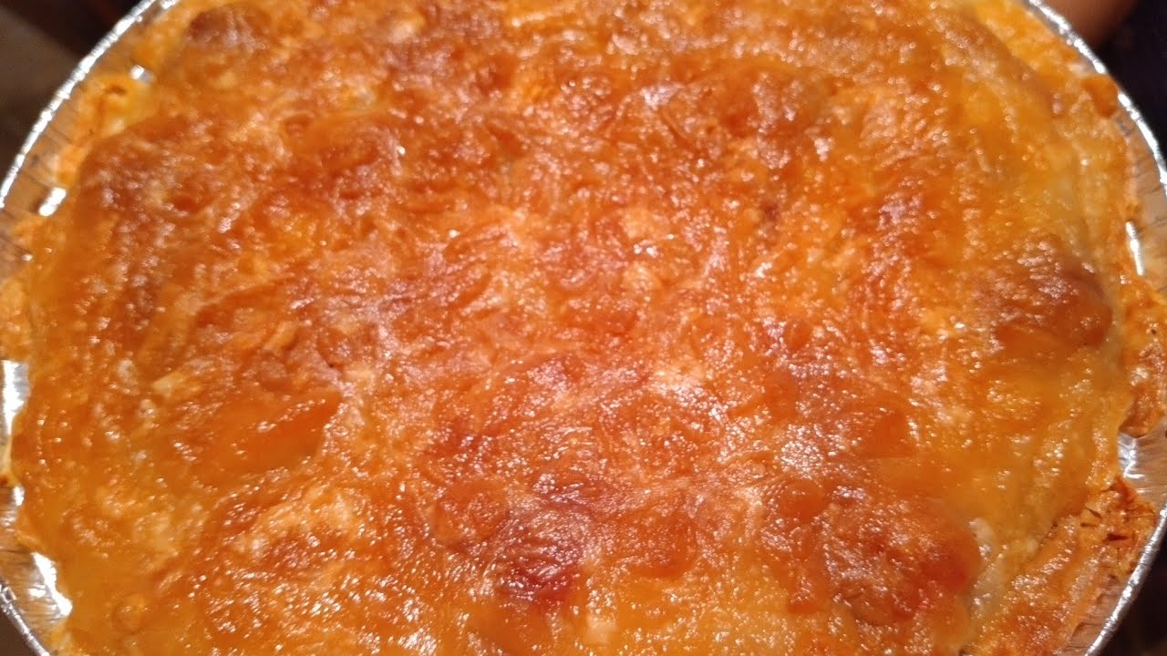 طاجن المكرونة بالسجق والجبن السايحة بطريقة أشهر المحلات