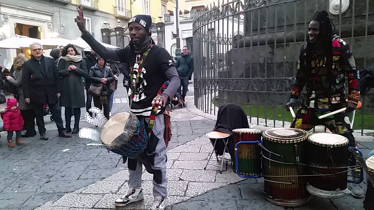 Artisti di strada ...piazza del Gesù  Napoli