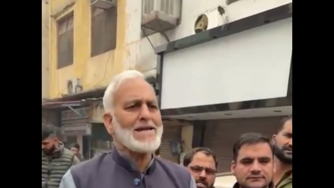 Congress staged a pr_otest in Jammu against the BJP government move to rename MGNREGA as GRAMG