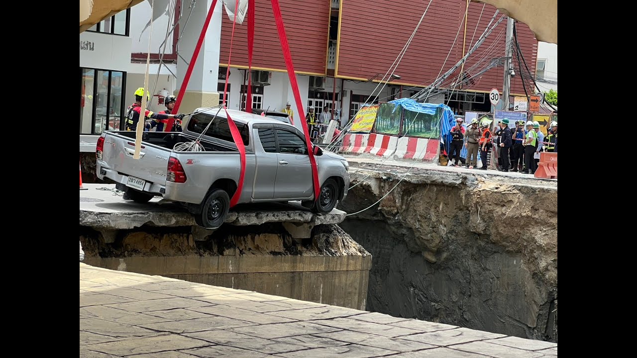 Pickup Truck Safely Recovered from Bangkok Sinkhole Edge