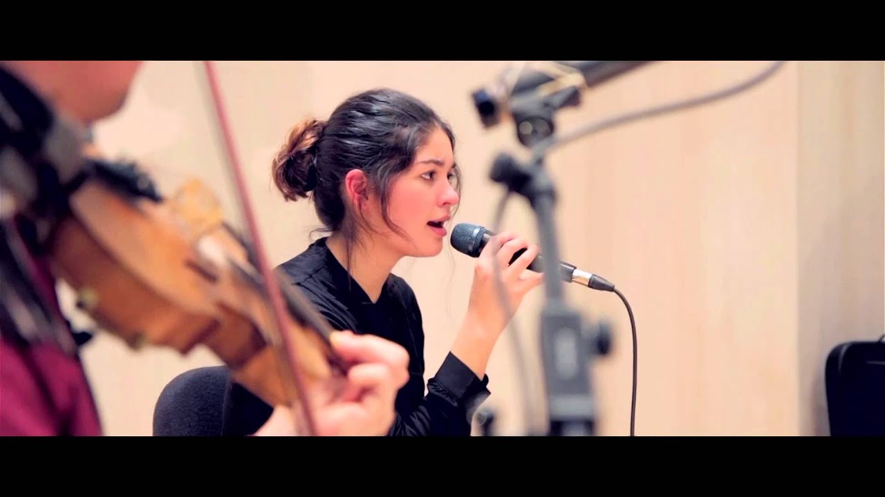 Russian bossa nova [Босса на песке - Bossa on the sand] - Alerusjon [feat.Jacqueline Djohar]