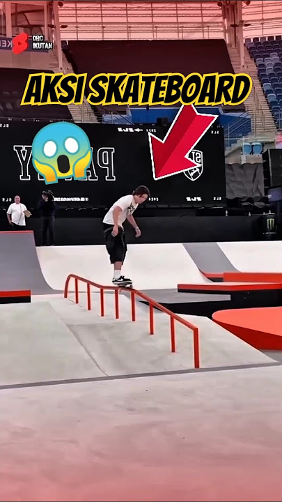 Aksi Keren Berujung Malu, Celana Melorot di Tengah Atraksi Skateboard