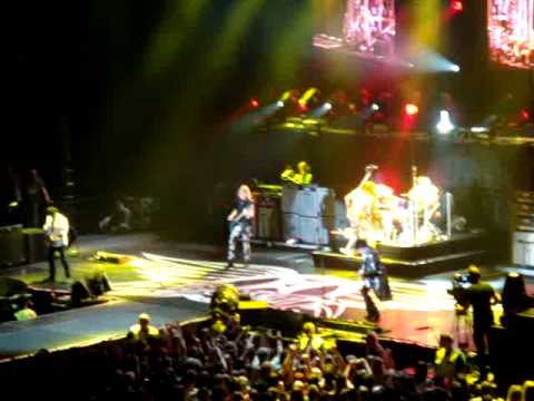 Aerosmith Praha O2 Arena 01.07.2010 (andrish+mato´s livetour 2010) - Eat the Rich + Pink
