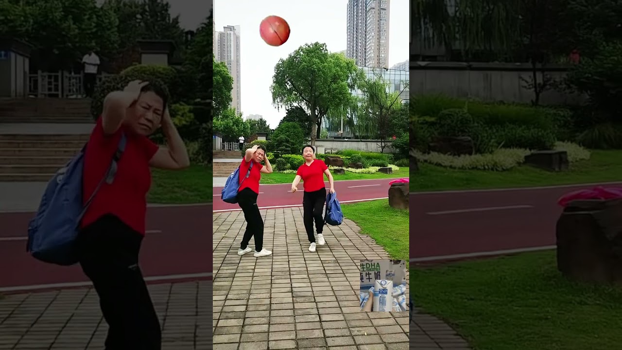 QQ Star QQ Star Маленький полевой менеджер-однодневка играет в мяч сам с собой и развлекается Ориги