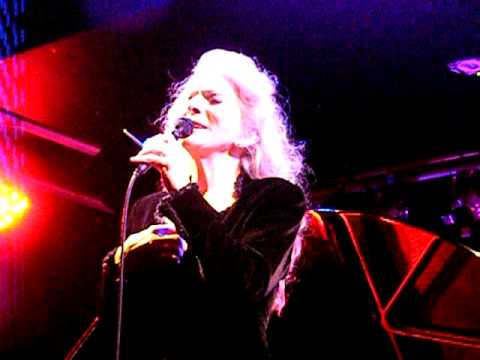 Judy Collins sings Amazing Grace
