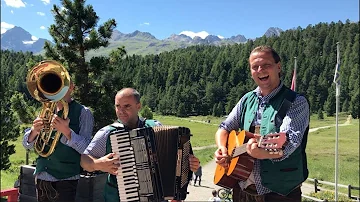 Bavarian oompah band live in St. Moritz (Switzerland) | Oompah bands for hire | German folk music