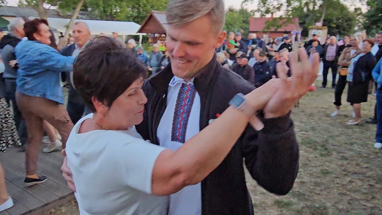 24 sierpnia 2025 Lider Kapeli STĄPORKOWSKIEJ dużo TAŃCZY z Kapelą REZONANS w Grabowie nad Wisłą 