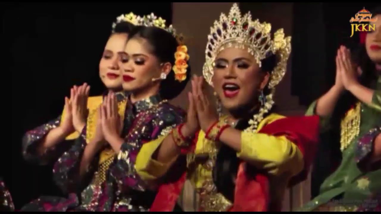 TEATER TRADISIONAL MEK MULUNG "HIKAYAT PUTERI 12 BERADIK" (Panggung Seni Tradisional 2018)