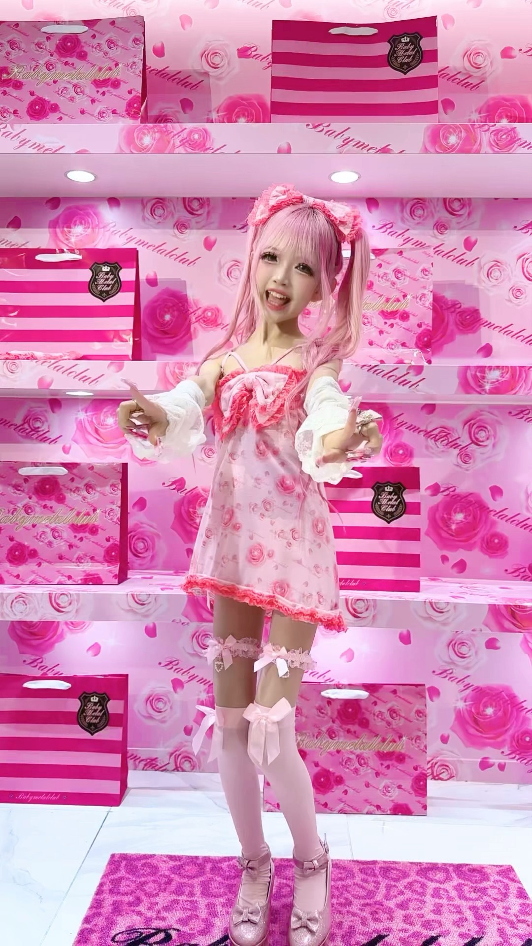 Tokubechu Shite - YouTube