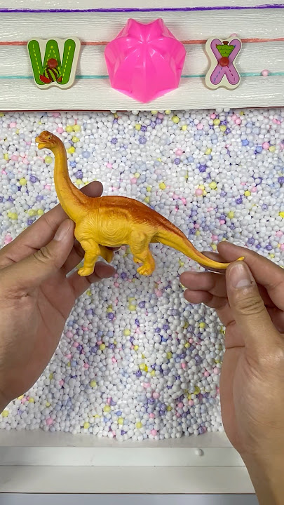 Berburu mainan dinosaurus #mobilmobilan