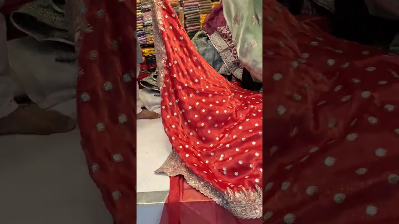 পার্টি শাড়ি ধামাকা অফার চলছে। 