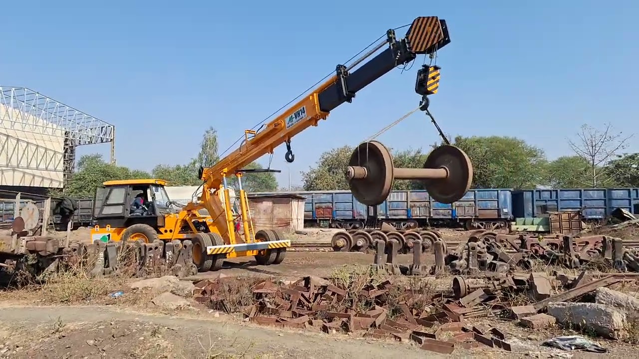 Crane Lifts Heavy Train Wheel | Indian Railways Engineering Feat