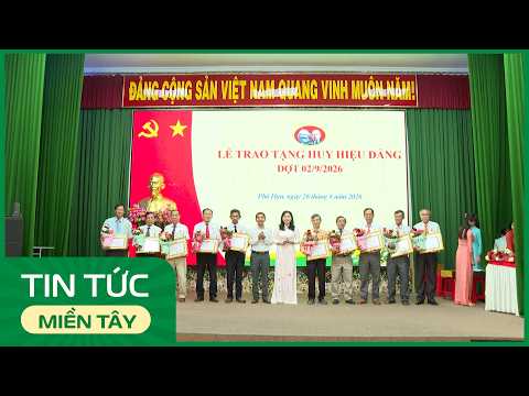 Phú Hựu: Trao tặng Huy hiệu Đảng đợt 02/9 cho 68 đảng viên | THDT