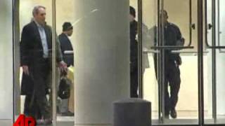 Raw Video: Hillary, Chelsea Clinton Leave Hospit