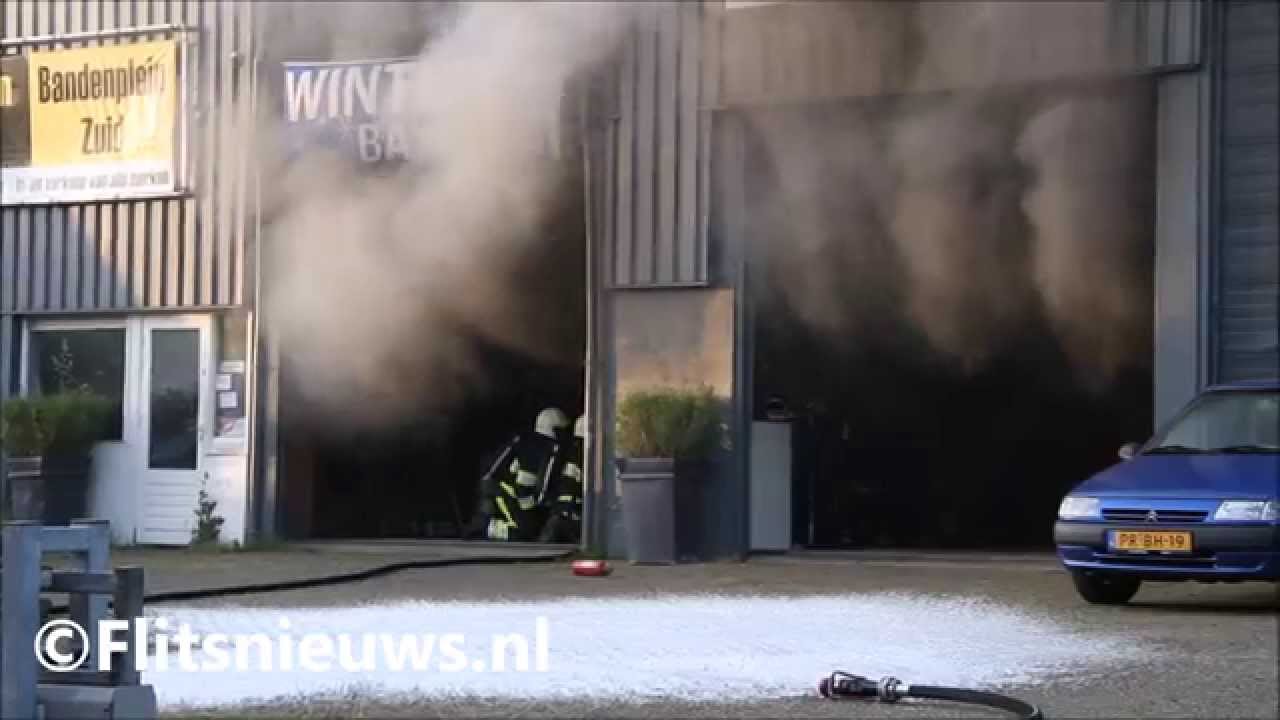Flitsnieuws nl Brand in garagebedrijf Jagtlustweg in Heerenveen YouTube