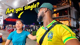Cambodian Girl Fell in Love With Me at the Night Market 🇰🇭