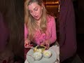 Un restaurant russe avec que des spcialits  base de caviar 