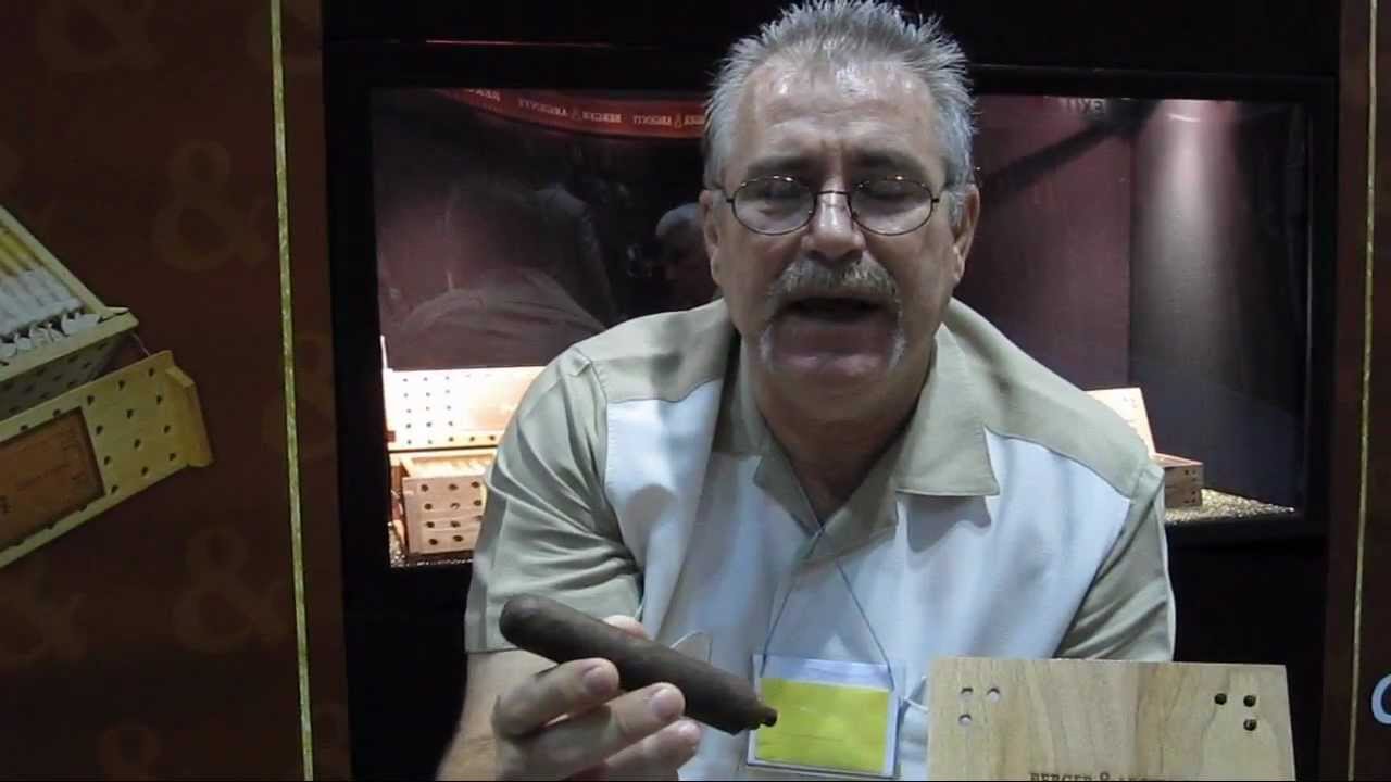 Michael Argenti at 2012 IPCPR With New V-3D Cigar