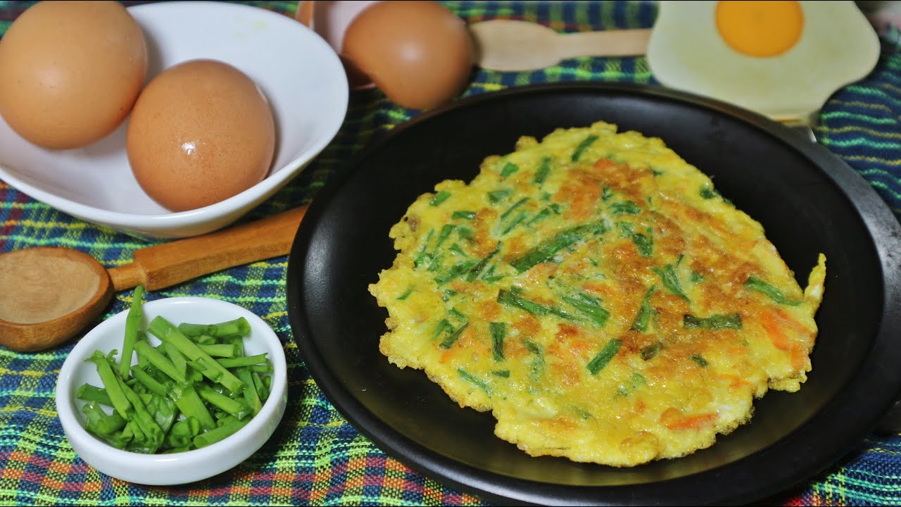 Fried Eggs With Chives How to Make a Chinesestyle Garlic Chive