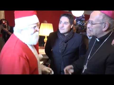 Babbo Natale Jambo.Il Vescovo Spinillo E Babbo Natale Al Jambo Youtube