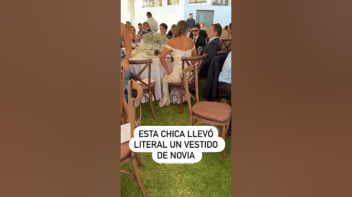 Dos chicas van de blanco a la boda de mi amiga #boda #vestido #invitadas #novia #vestidodenovia