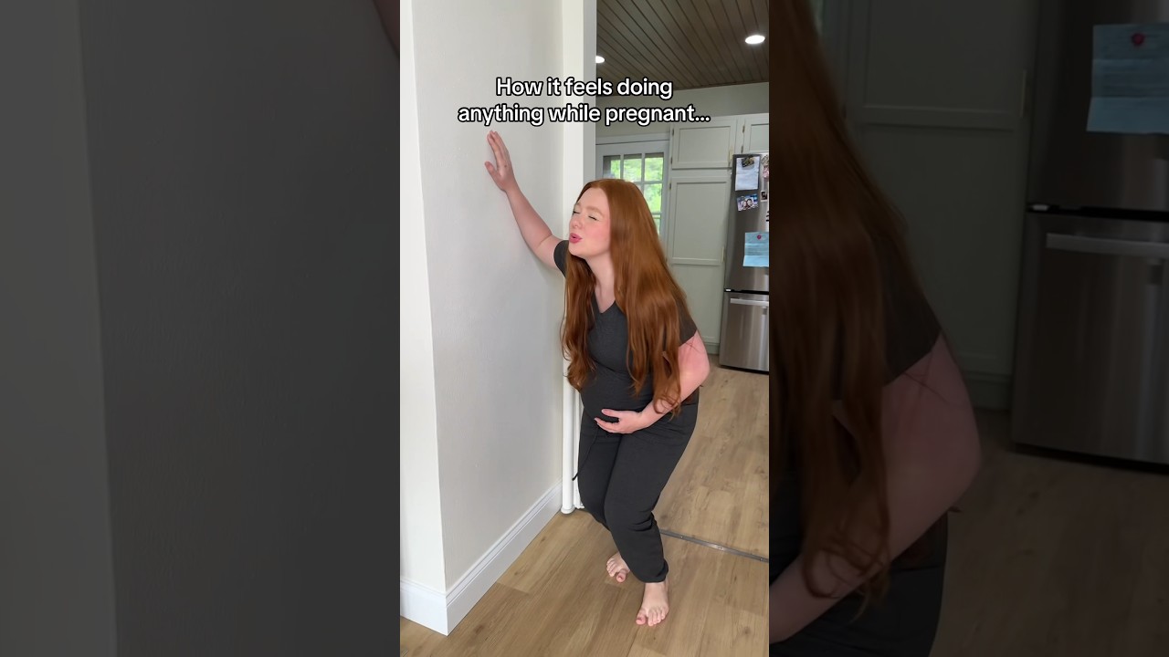 Everything hurts these days 😂🤰 