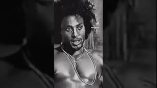 Famous My Gawd. The voice. The EVERYTHING. 🤤 #dangelo #Voodoo #brownsugar #neosoul Wealth
