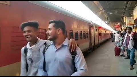 12427 rewa anand vihar Express Arriving in Satna Railway Station ¦¦ रीवा आनंद विहार एक्स्प्रेस