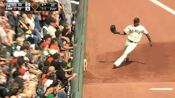 SD@SF: De Aza makes running catch for the third out