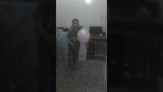 Oturarak Balon Patlatma