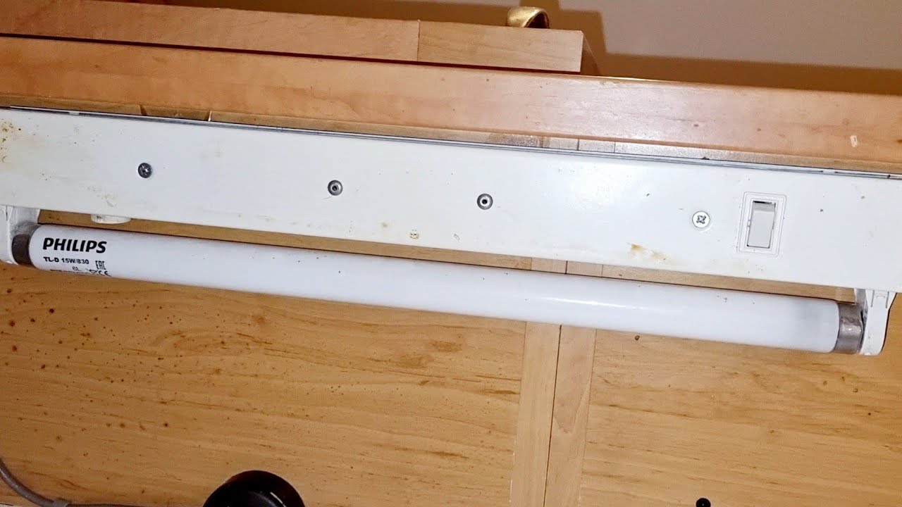 change fluorescent kitchen light bulb