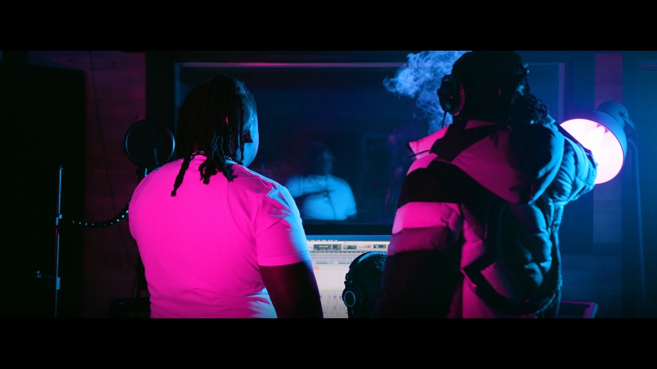 Obejrzyj Izzy-S & Pretty City - Traffic (In Studio) w YouTube Obejrzyj Izzy-S & Pretty City - Traffic (In Studio) w YouTube
