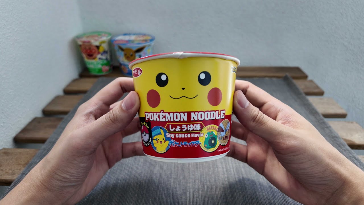 Trying Pokémon Cup Noodle from Japan