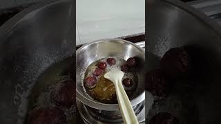 Homemade kesar gulab jamun made by Mummy #yummyrecipes #asmi n nupu #gulabjamun subscribe