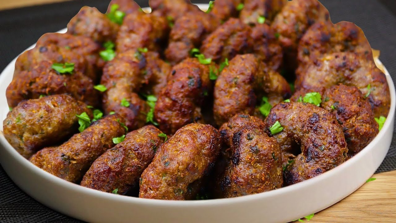 نعمل إيه باللحمة المفرومة؟ أطيب كفتة مشوية بدون فرن؛ سريعة واقتصادية للغداء والعشاء وأفكار عبقرية!