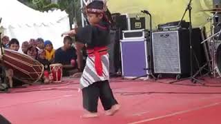 Pencak silat anak kecil