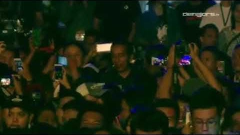 Ebiet G. Ade - Berita Kepada Kawan (LIVE SYNCHRONIZE FEST 2017 by demajorsTV)