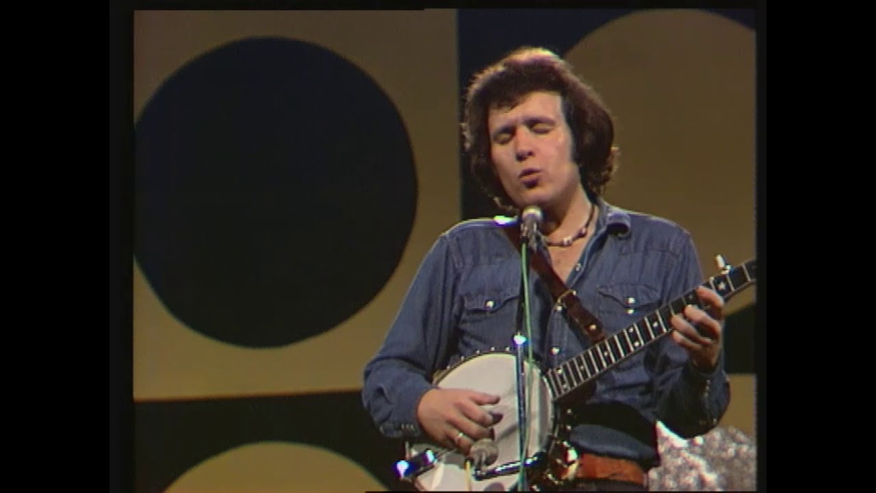 Don McLean – By the Waters of Babylon (audience sing-along) Live in Ireland, December 1975 – YouTube