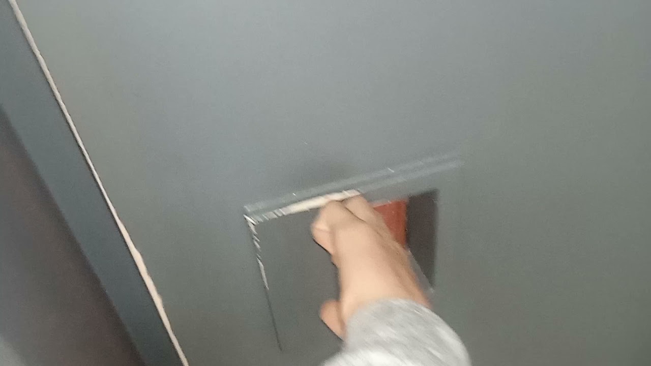 Ασανσέρ σε εμπορικό κέντρο, στην Γλυφάδα