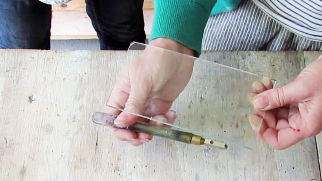 Sophie's Stained Glass | Beginners Guide to Cutting Glass