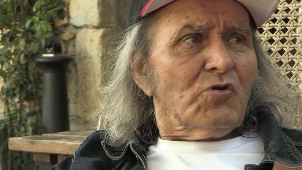 Lederjacke und Stola: Der “Rockerpriester” Guy Gilbert