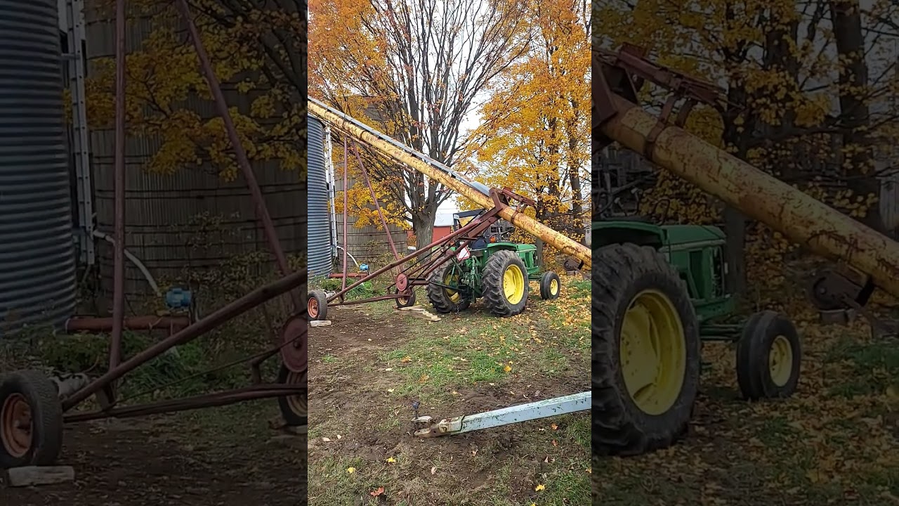 grain auger is moving soya