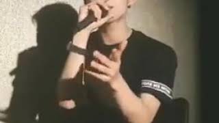 Leedo from ONEUS singing "let's not fall in love" of Big Bang