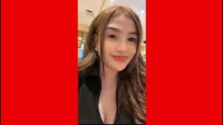 Mbaknya lagi di luar