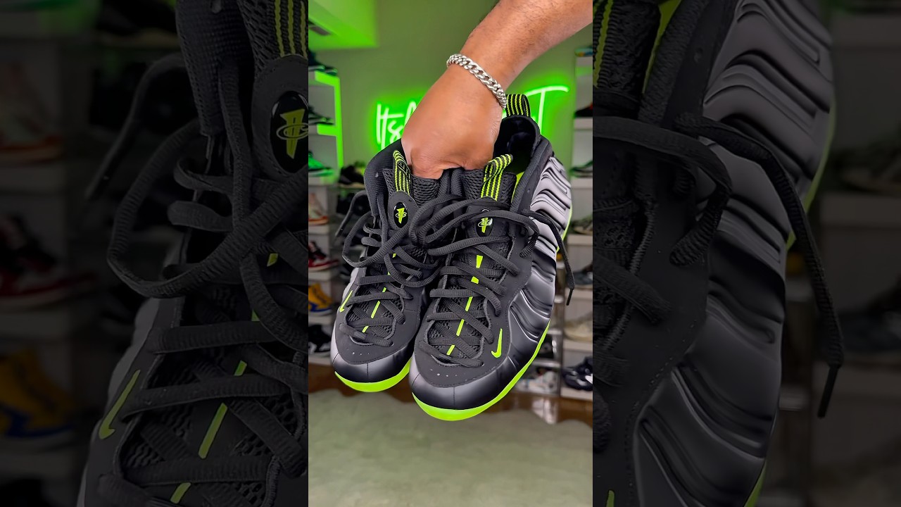 Quick Look at the Nike Air Foamposite One “Black/Volt” 💚 🖤 
