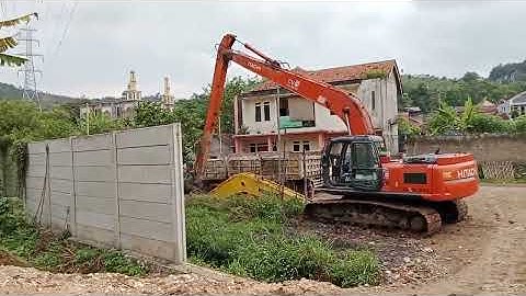 Masi proses evakuasi alat tenggelam di situ ciburuy