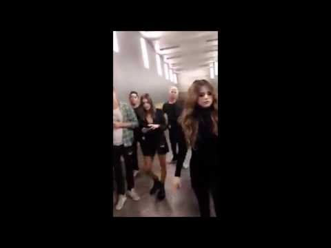 june,-1st-2016---selena-gomez-in-the-backstage-of-her-revival-tour-in-brooklyn,-ny