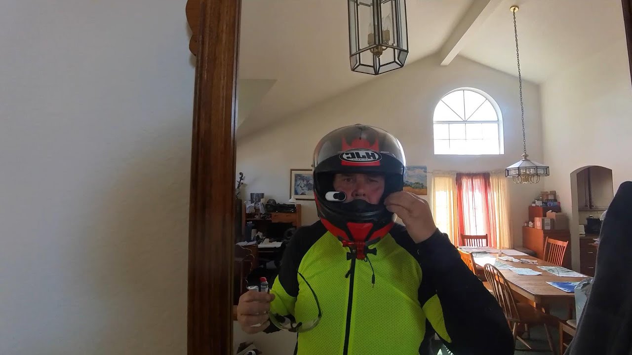 Insta360 GO 3s in helmet test