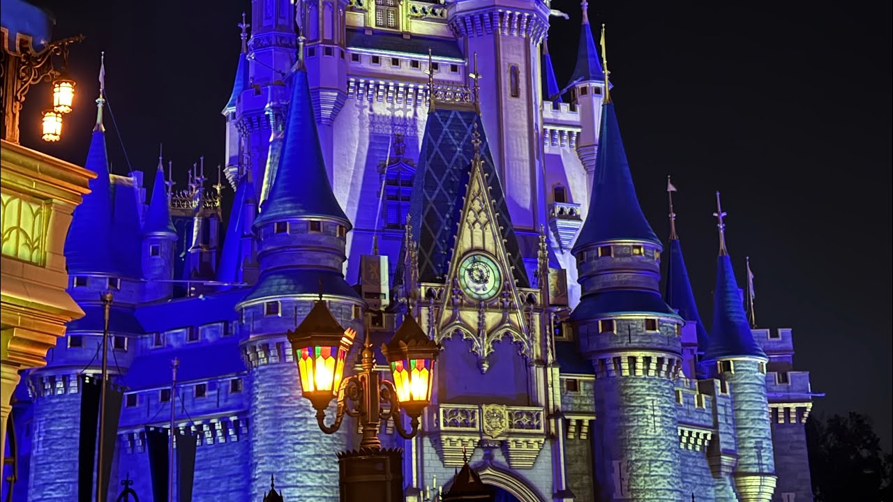 DisWiz Dollars is live with Disney’s not so spooky spectacular! #disney#disneyworld#magickingdom